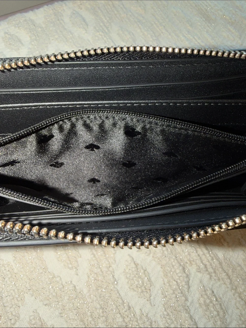 Kate Spade NY Ella Red Apple Toss Embroidered Black/Teed tone  Zip-Around Wallet